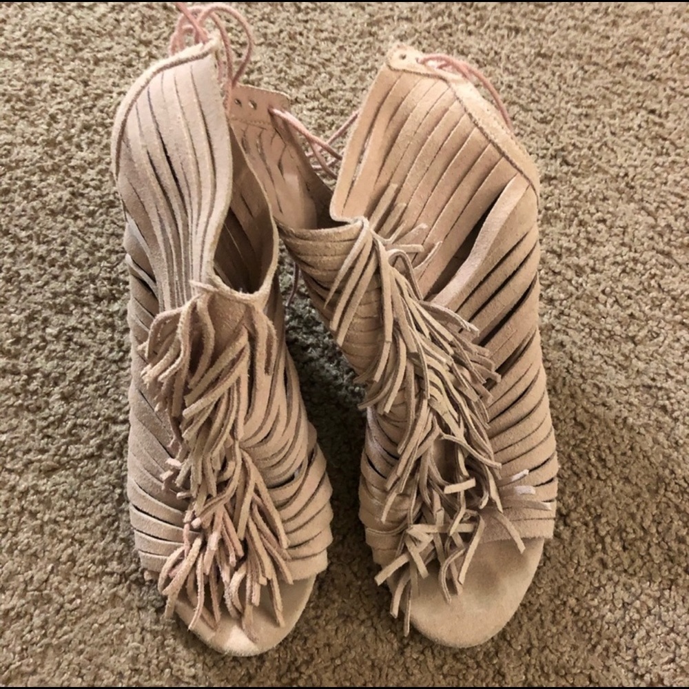 Tan freyed Joie wedges